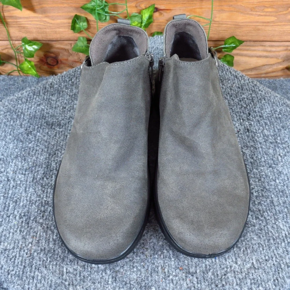 Bzees Get Together Women Ankle Bootie Size 8 Comfort Walking Gray Fabric